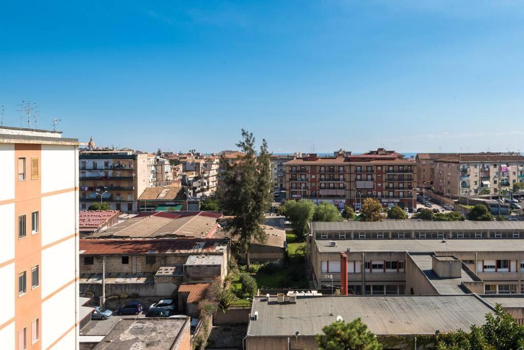 Top Floor Apartment Near Historic Fortino 卡塔尼亚 外观 照片