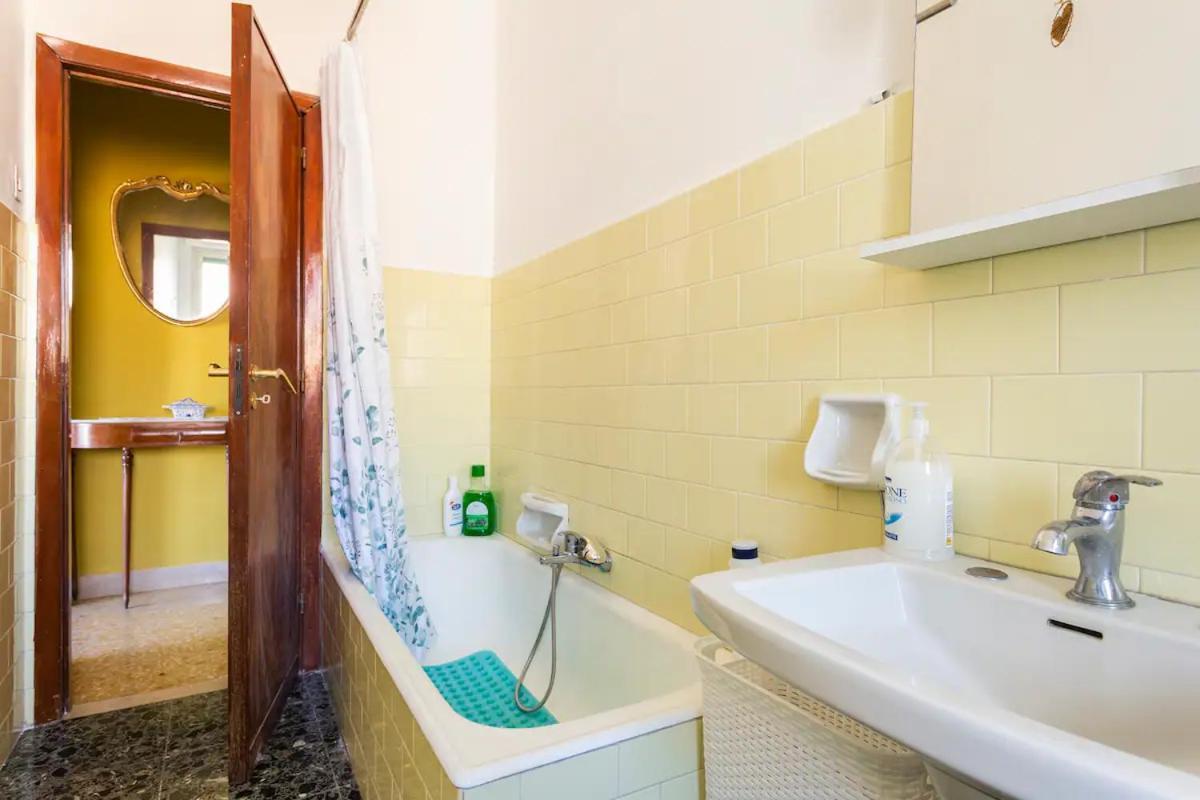Top Floor Apartment Near Historic Fortino 卡塔尼亚 外观 照片